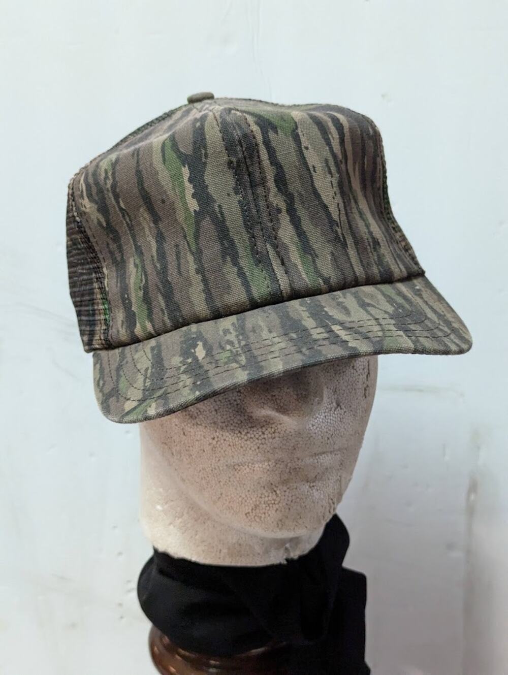 VINTAGE Paramount Snap Back Adjustable TRUCKER Hat Mesh Foam Cap USA Comouflage